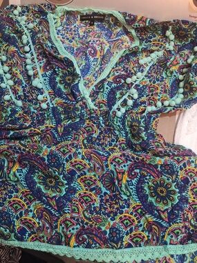 America & Beyond Women's Turquoise Paisley Peasant Top
